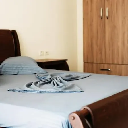 Apartment Master Tours & *