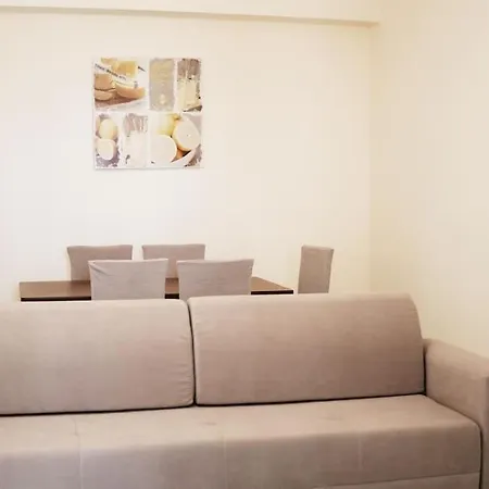 Apartment Master Tours & *